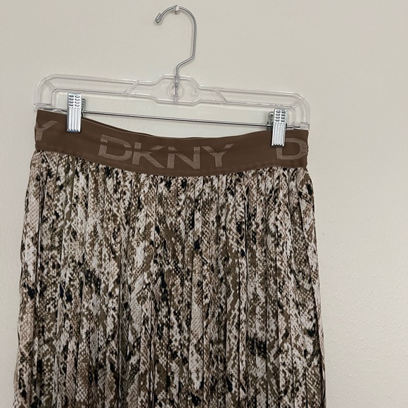 - DKNY leopard print long skirt - Picture 4 of 7